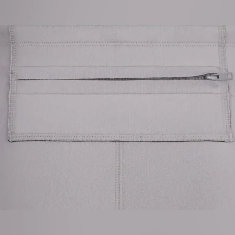 Skims Mid Thigh Logo Scuba Shorts In Chrome.